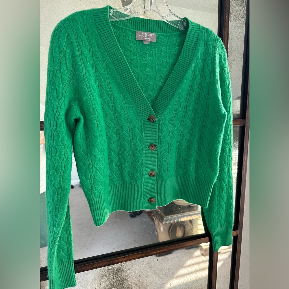 J.Crew Shrunken cashmere cable-knit V-neck cardigan. Size S